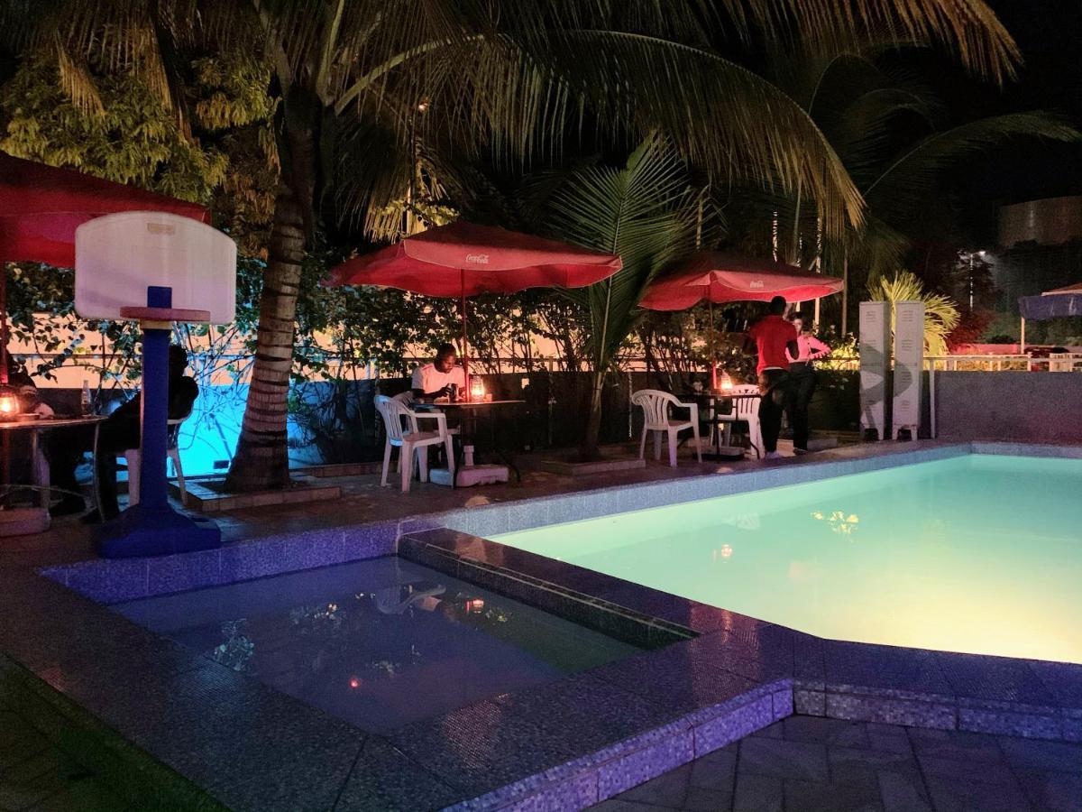 Woodpecker Resort Hotel Banjul Exterior foto