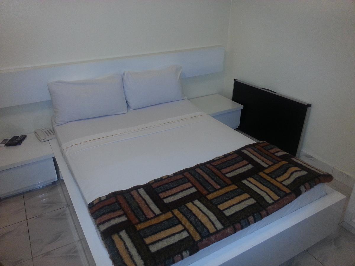 Woodpecker Resort Hotel Banjul Exterior foto